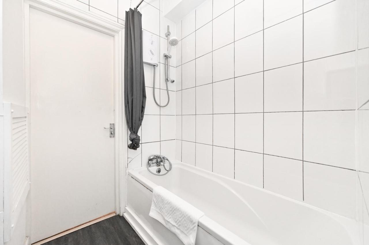 Soho Apartment, Theatres & Old Compton Street Londen Buitenkant foto