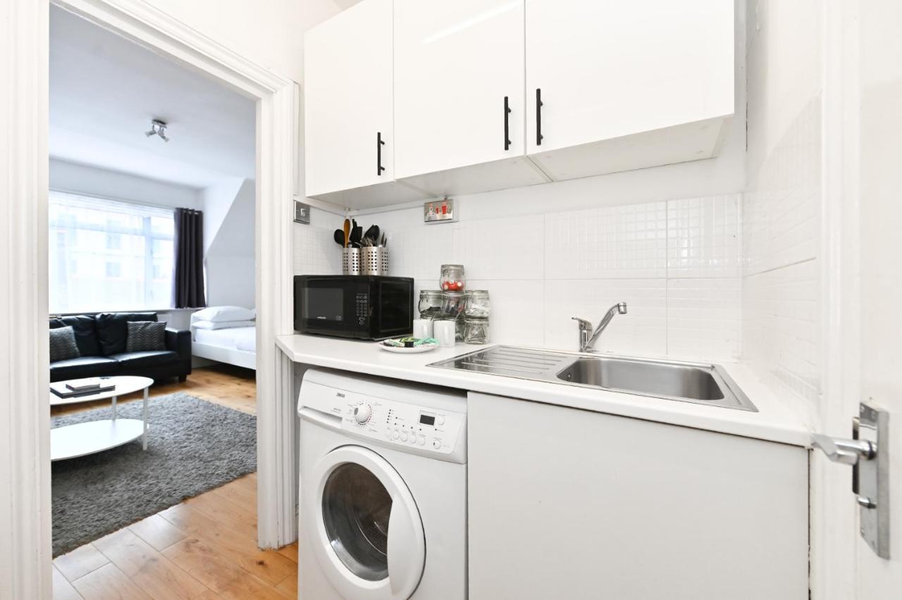 Soho Apartment, Theatres & Old Compton Street Londen Buitenkant foto